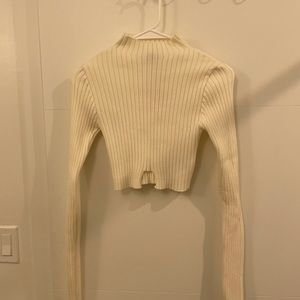 NWT Long Sleeve Notch Front Cropped Sweater